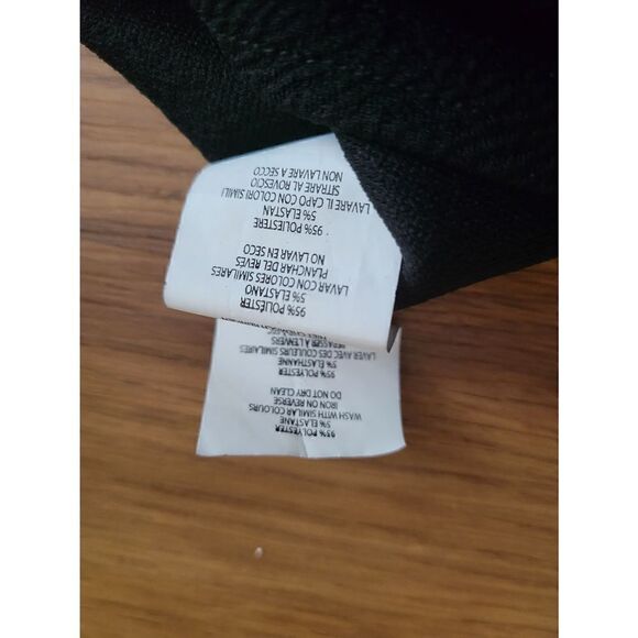 NWT Boohoo Off the Shouder Top - Picture 4 of 6